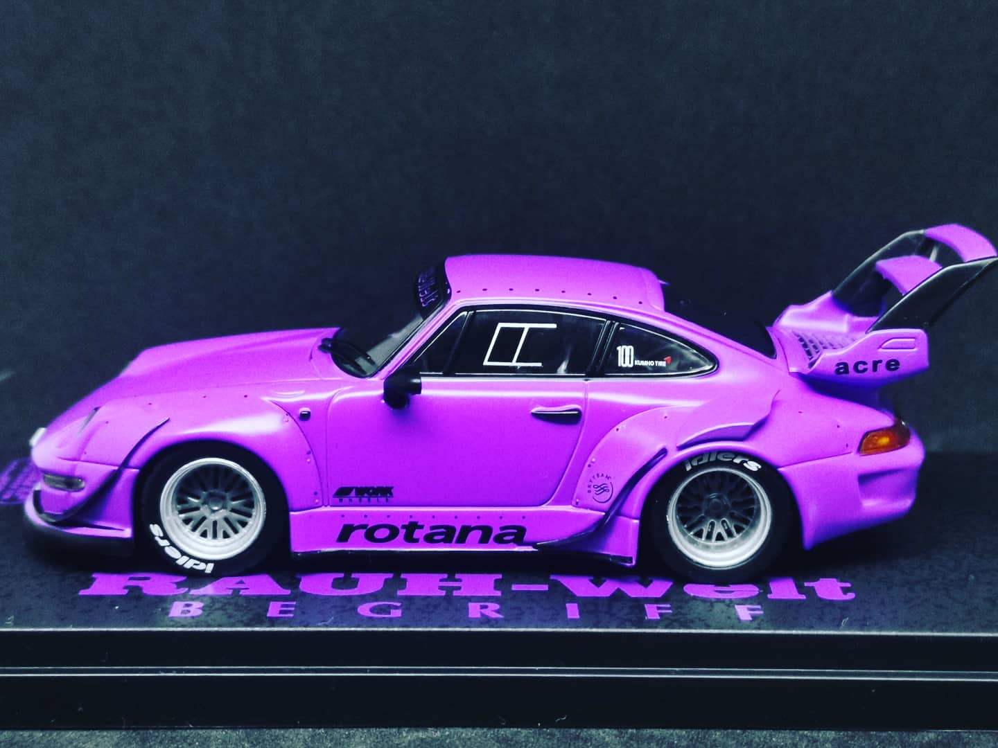 Tarmac Works 1:43 ScalePorsche 993 RWB Rotana - Image 5