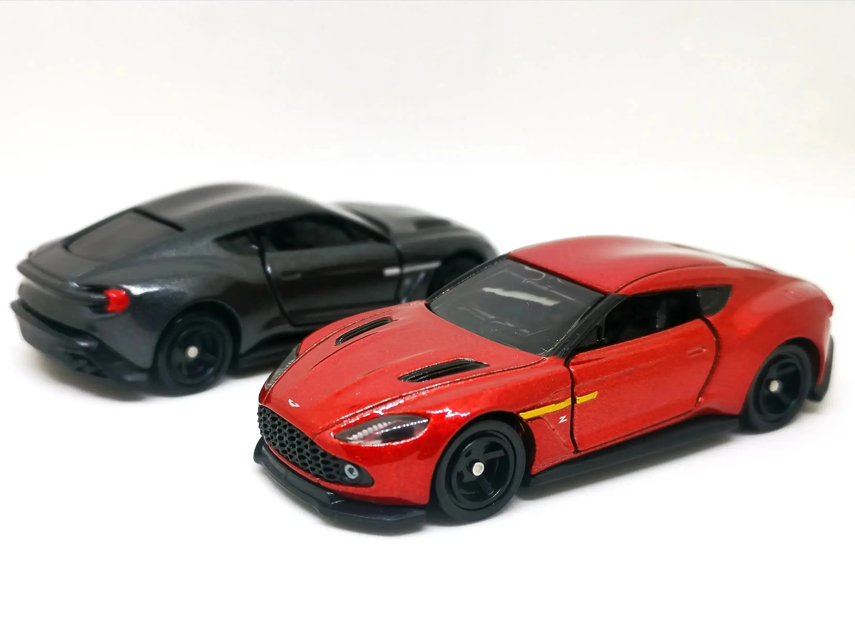 Tomica #10 Aston Martin Vanquish Zagato 1/64 SCALE Set of Two - Image 3
