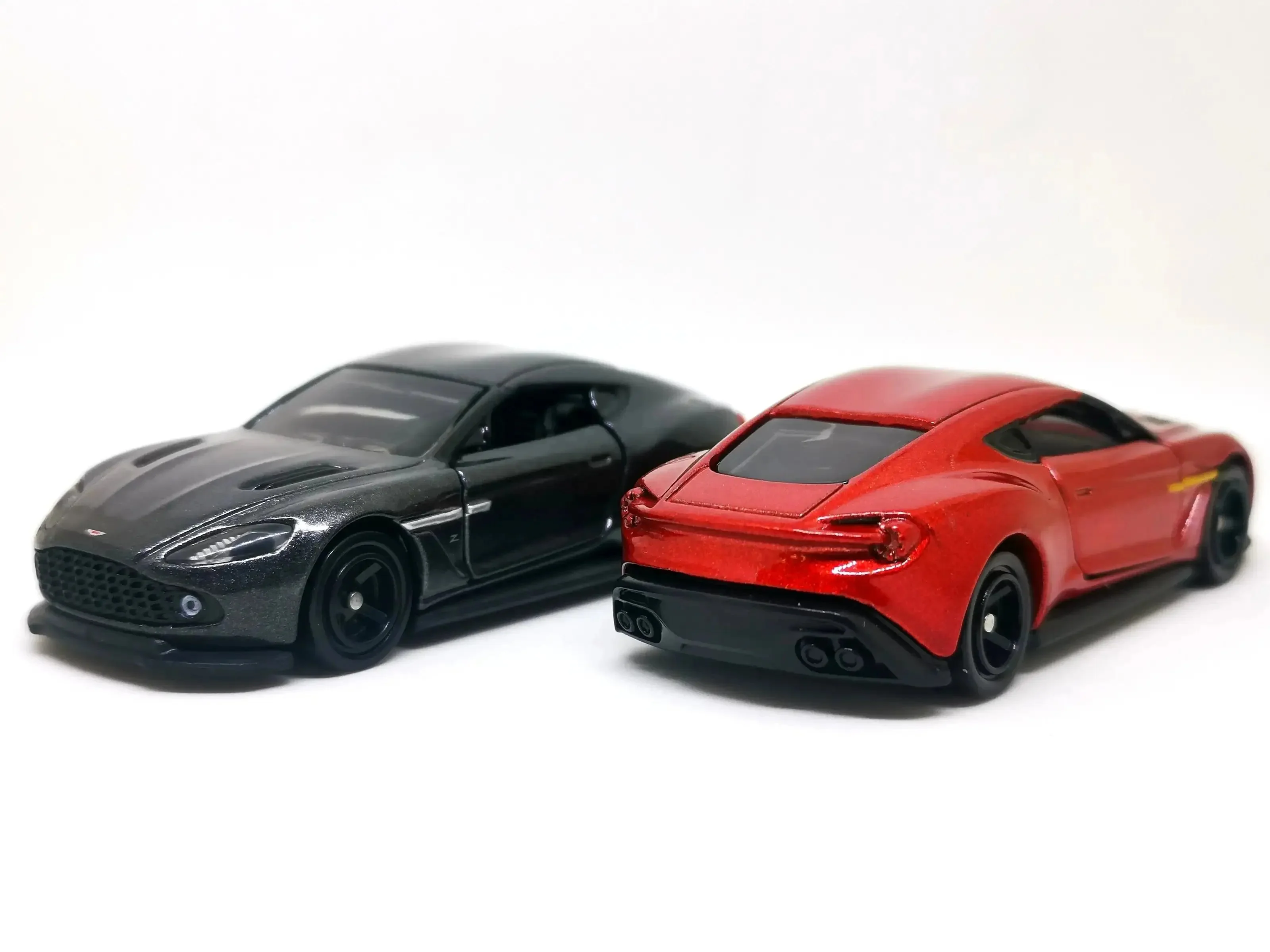 Tomica #10 Aston Martin Vanquish Zagato 1/64 SCALE Set of Two - Image 4