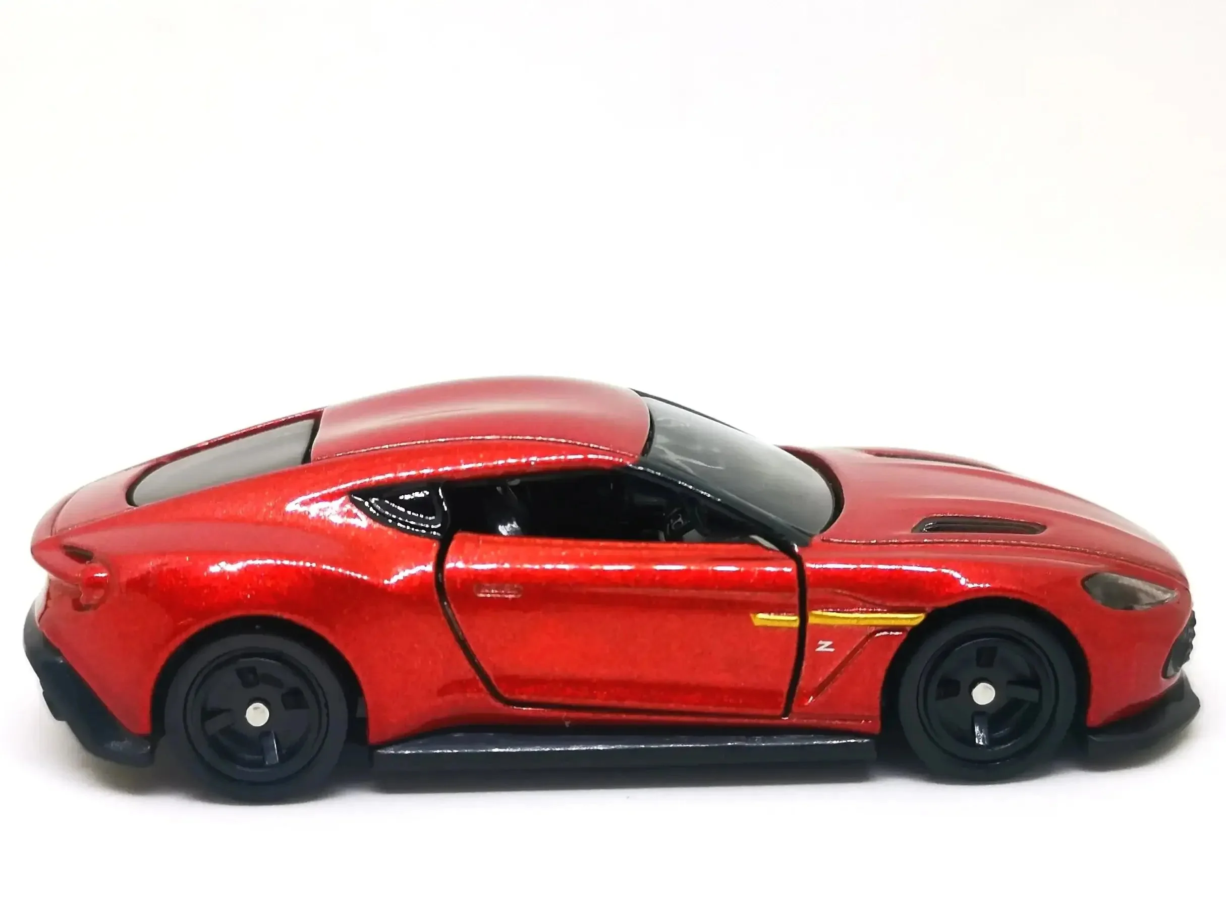Tomica #10 Aston Martin Vanquish Zagato 1/64 SCALE Set of Two - Image 5