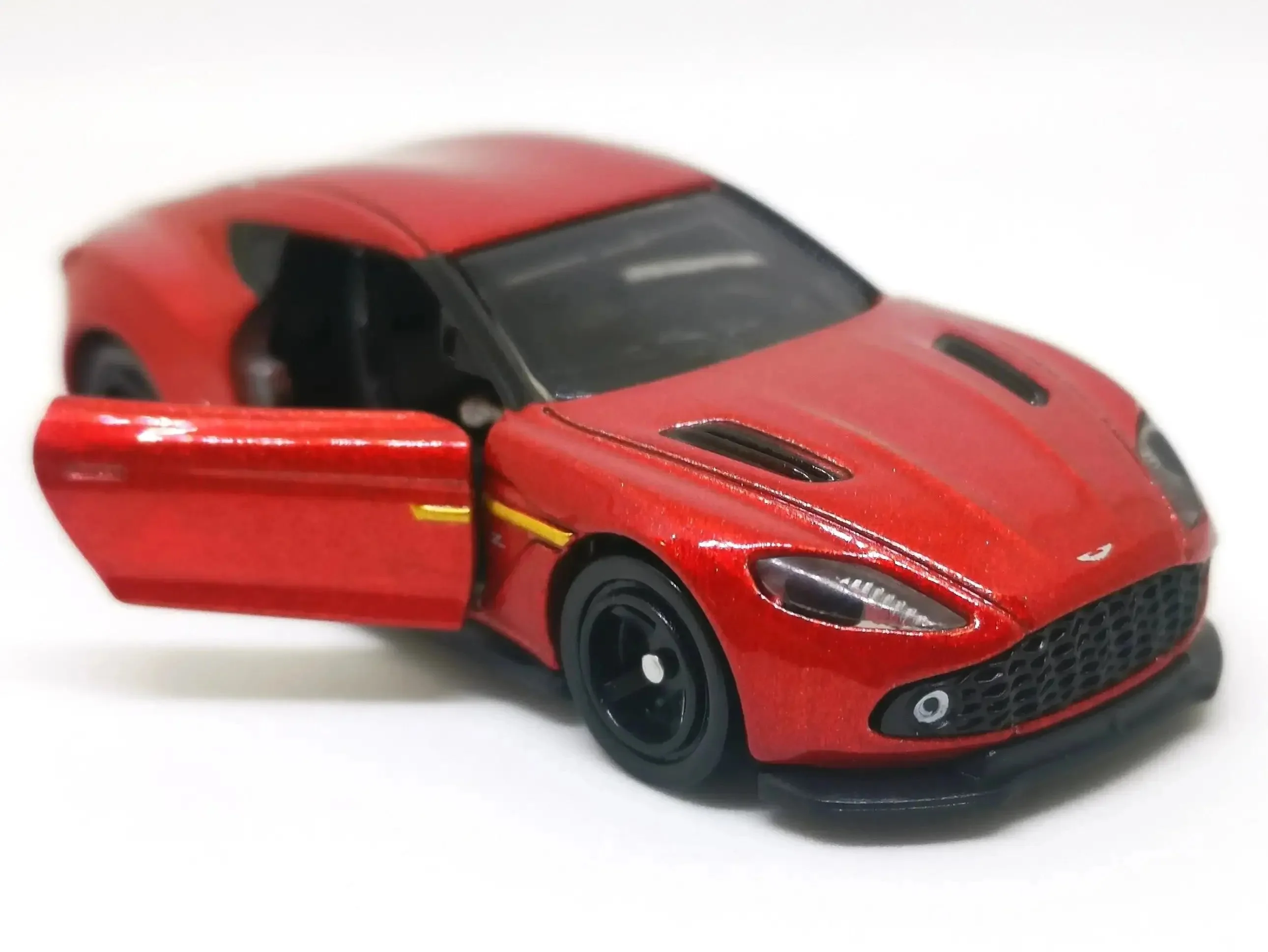 Tomica #10 Aston Martin Vanquish Zagato 1/64 SCALE Set of Two - Image 9